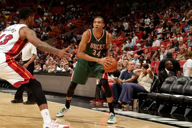 CBA常规赛第37轮：广东队主场大胜吉林队